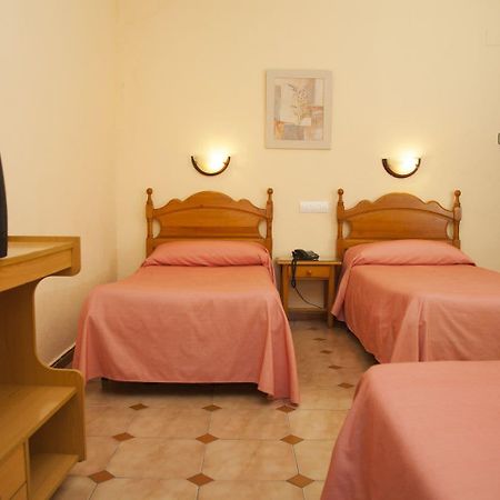 Hostal Paris La Línea de la Concepción エクステリア 写真