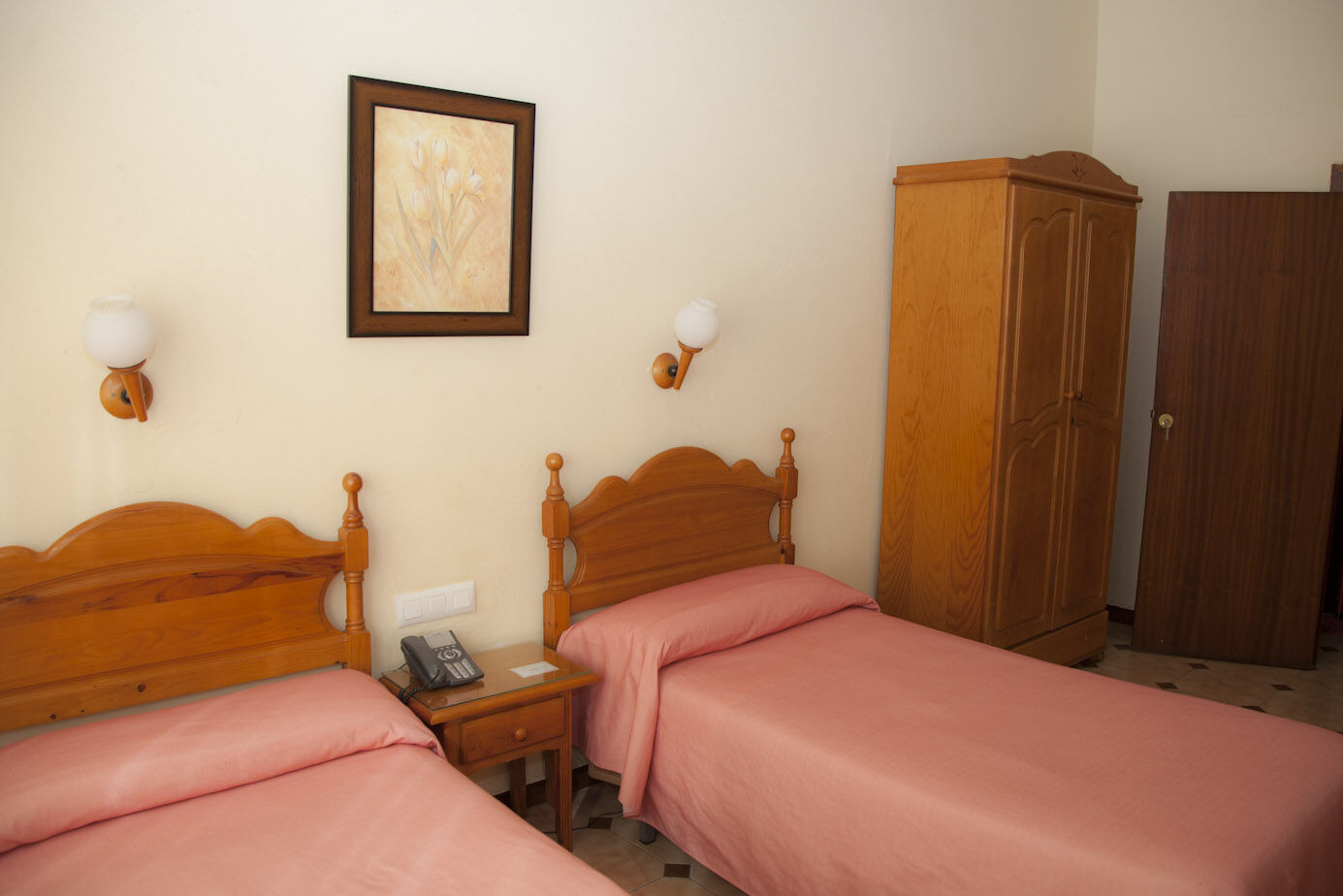 Hostal Paris La Línea de la Concepción エクステリア 写真